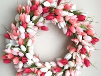 The How To Mom Tulip Wreath